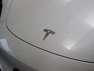 Tesla Model 3 2023 4dr Sedan