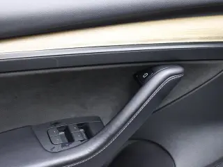 Tesla Model 3 2023 4dr Sedan