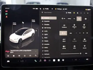 Tesla Model 3 2023 4dr Sedan