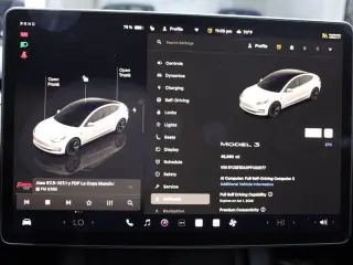 Tesla Model 3 2023 4dr Sedan