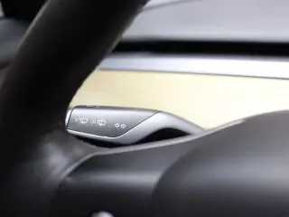 Tesla Model 3 2023 4dr Sedan