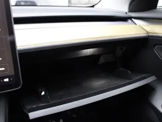 Tesla Model 3 2023 4dr Sedan