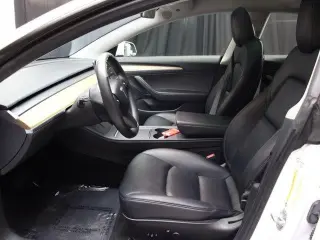 Tesla Model 3 2023 4dr Sedan