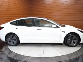 Tesla Model 3 2023 4dr Sedan