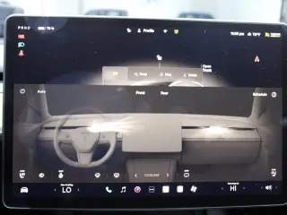Tesla Model 3 2023 4dr Sedan