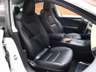 Tesla Model 3 2023 4dr Sedan