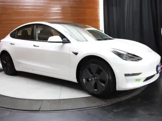 Tesla Model 3 2023 4dr Sedan