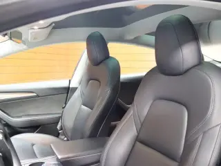 Tesla Model 3 2023 4dr Sedan