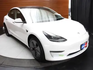 Tesla Model 3 2023 4dr Sedan