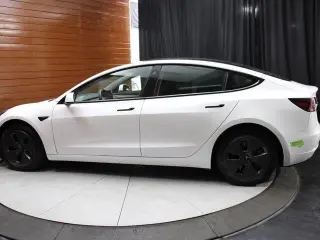 Tesla Model 3 2023 4dr Sedan