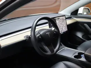 Tesla Model 3 2023 4dr Sedan
