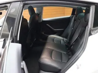 Tesla Model 3 2023 4dr Sedan