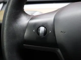 Tesla Model 3 2023 4dr Sedan