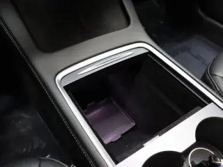 Tesla Model 3 2023 4dr Sedan