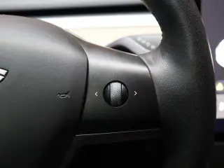 Tesla Model 3 2023 4dr Sedan