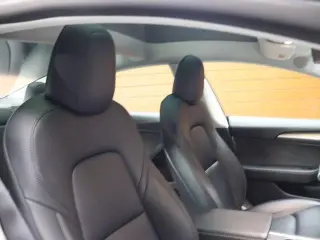 Tesla Model 3 2023 4dr Sedan