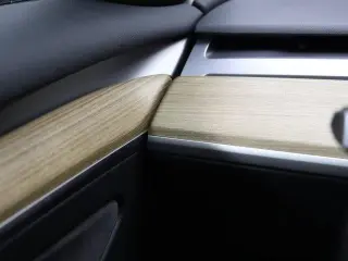 Tesla Model 3 2023 4dr Sedan