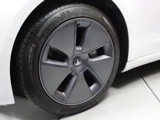 Tesla Model 3 2023 4dr Sedan