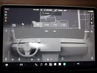 Tesla Model 3 2023 4dr Sedan
