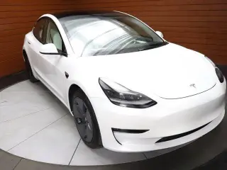 Tesla Model 3 2023 4dr Sedan