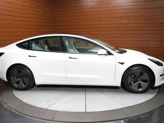 Tesla Model 3 2023 4dr Sedan