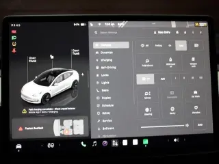 Tesla Model 3 2023 4dr Sedan