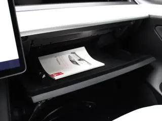 Tesla Model 3 2023 4dr Sedan