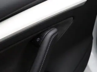 Tesla Model 3 2023 4dr Sedan