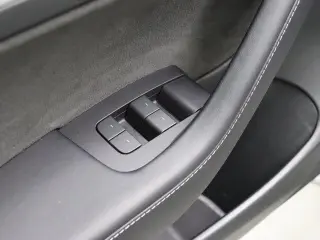 Tesla Model 3 2023 4dr Sedan