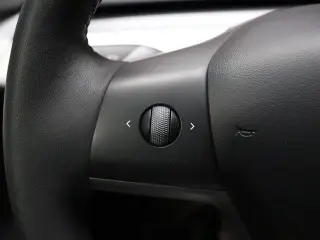 Tesla Model 3 2023 4dr Sedan