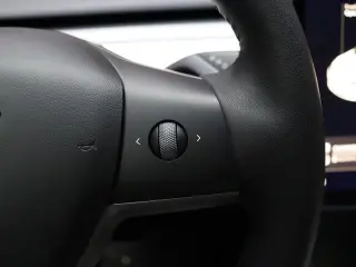 Tesla Model 3 2023 4dr Sedan