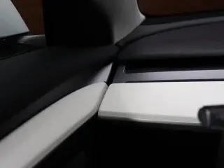 Tesla Model 3 2023 4dr Sedan