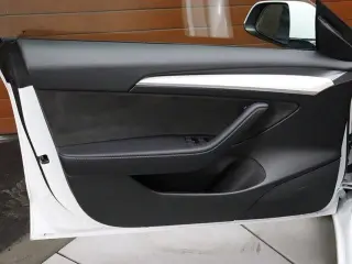Tesla Model 3 2023 4dr Sedan
