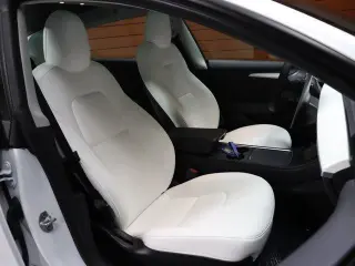 Tesla Model 3 2023 4dr Sedan