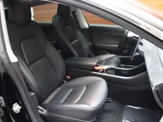 Tesla Model 3 2019 Mid Range 4dr Fastback