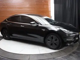 Tesla Model 3 2019 Mid Range 4dr Fastback