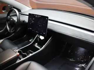 Tesla Model 3 2019 Mid Range 4dr Fastback