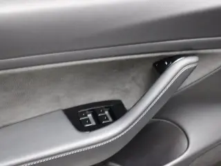Tesla Model 3 2019 Mid Range 4dr Fastback