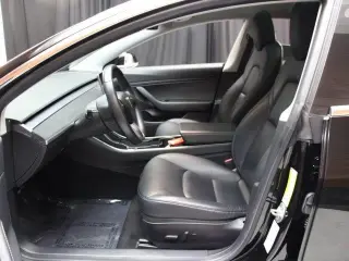 Tesla Model 3 2019 Mid Range 4dr Fastback