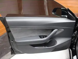 Tesla Model 3 2019 Mid Range 4dr Fastback