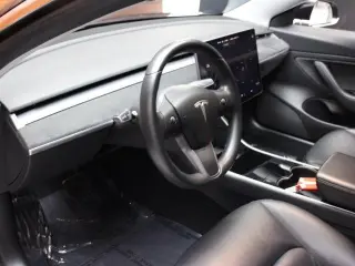 Tesla Model 3 2019 Mid Range 4dr Fastback