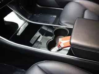 Tesla Model 3 2019 Mid Range 4dr Fastback
