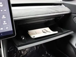 Tesla Model 3 2019 Mid Range 4dr Fastback