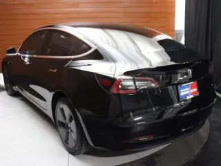 Tesla Model 3 2019 Mid Range 4dr Fastback
