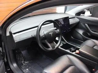 Tesla Model 3 2019 Mid Range 4dr Fastback