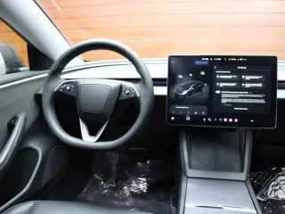 Tesla Model 3 2024 Long Range 4dr Sedan