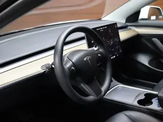 Tesla Model 3 2023 4dr Sedan