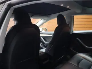 Tesla Model 3 2023 4dr Sedan