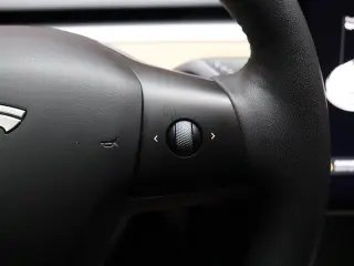 Tesla Model 3 2023 4dr Sedan