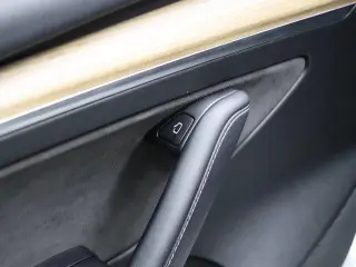 Tesla Model 3 2023 4dr Sedan